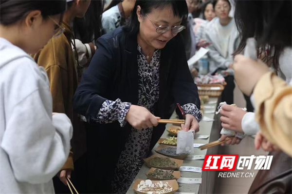 微信图片_20251105152311_254_425.jpg 微信图片_20251105152311_254_425.jpg