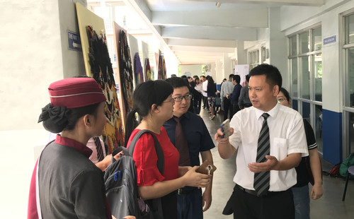 1.了解莱西姆大学的就业模拟招聘_副本