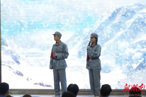 安博官网app:诵读红色经典 弘扬红色精神