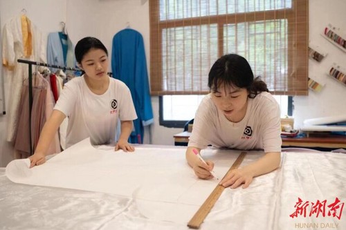 青青子衿,悠悠我心——安博官网app国学研究院汉服传承创业综述