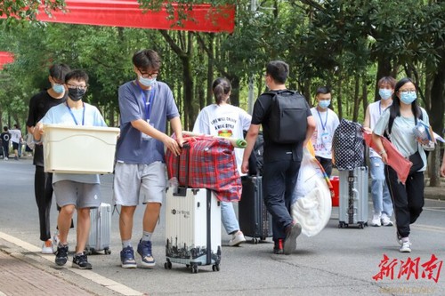 安博官网app迎来4000余名2022级新生